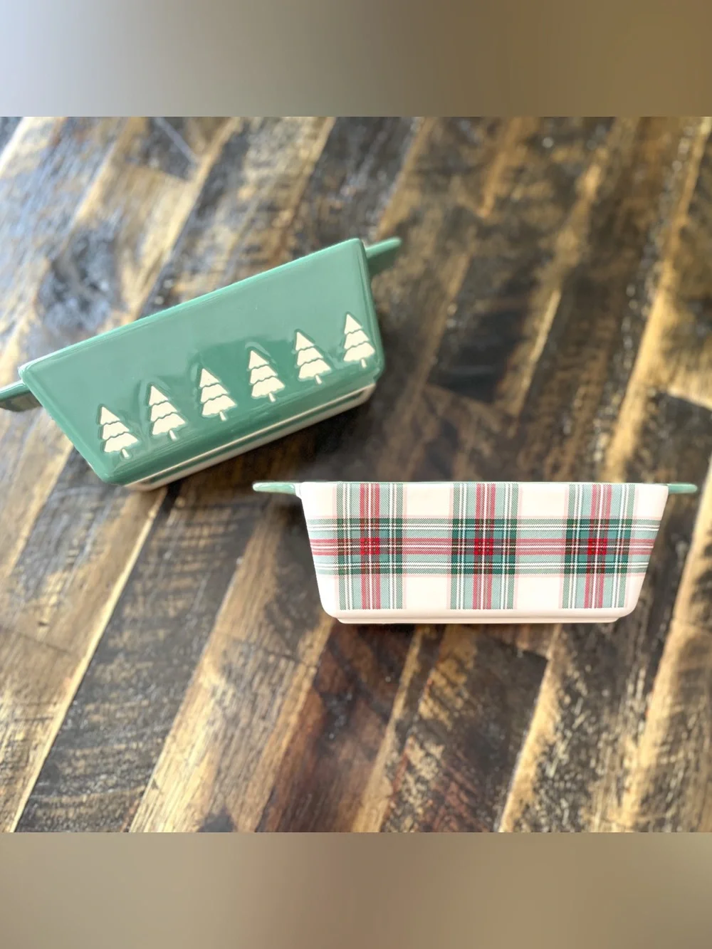 NWT HOLIDAY TIME 2 Mini Loaf Pans Ceramic Plaid Green Christmas Baking Gift New